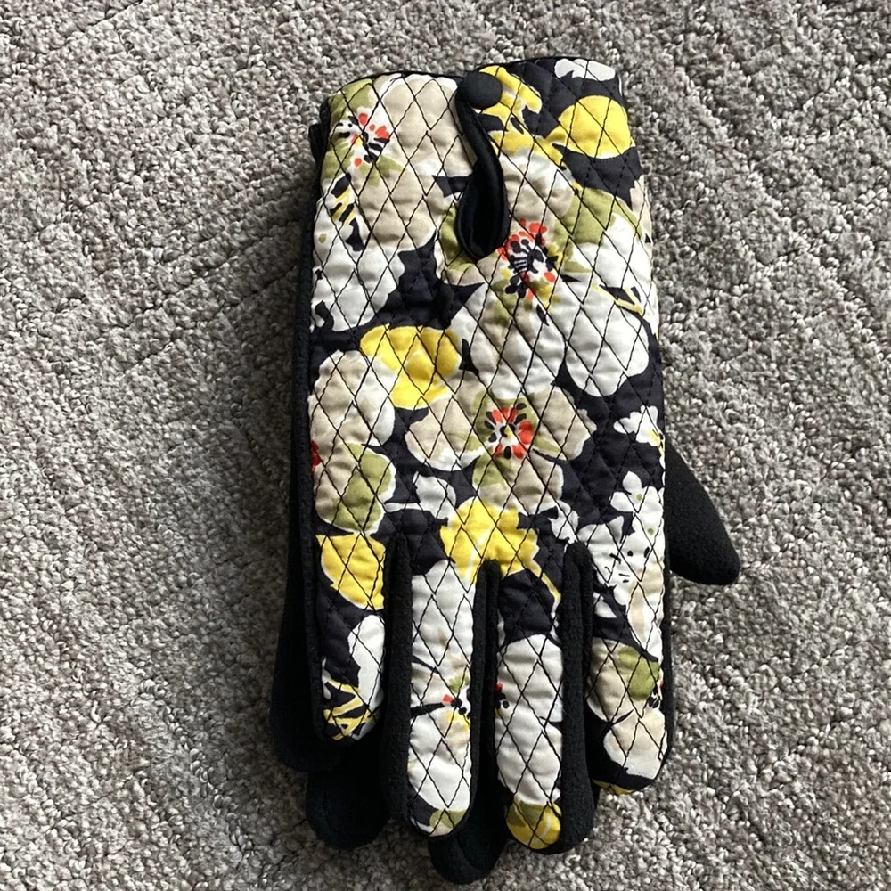 Vera Bradley Quilted Dogwood Gloves M-L